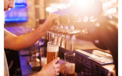 Camarero en un cervecería artesanal: cómo servir la caña más auténtica